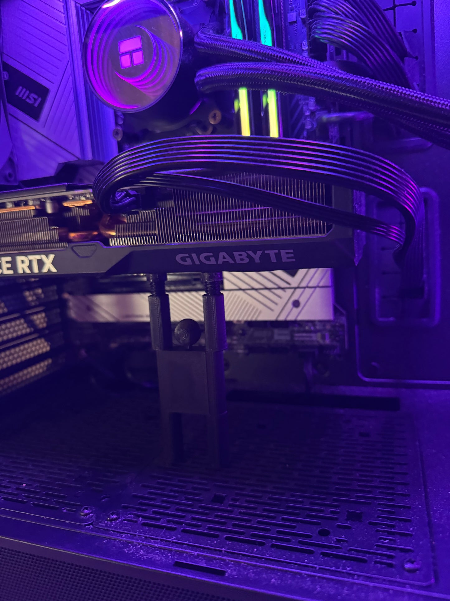 GPU sag (Black)